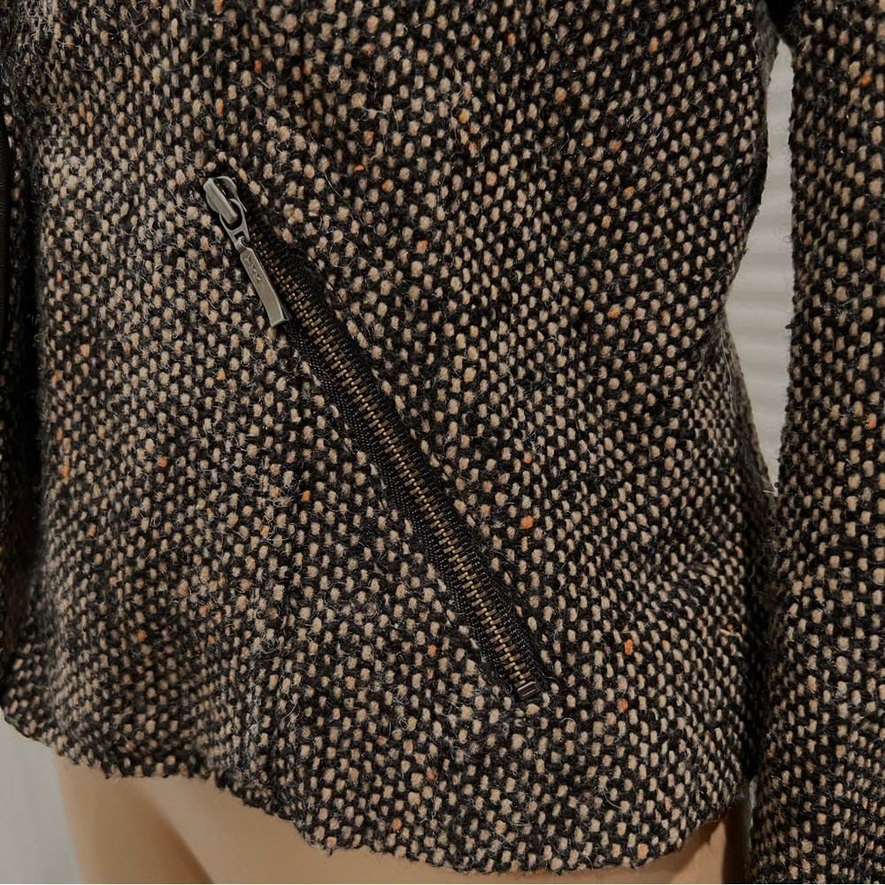 CAbi Short Tweed Jacket Single Button Size 8 - Picture 4 of 8
